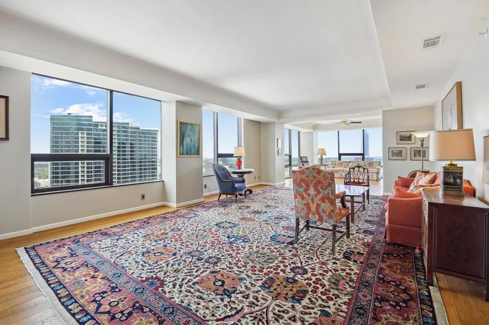 Unit for sale at 5100 San Felipe Street, Houston, TX 77056