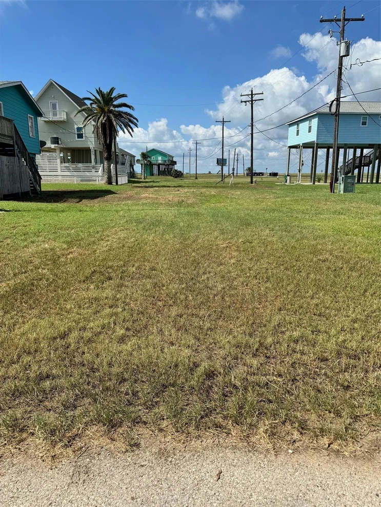 Unit for sale at 13127 Buccaneer Parkway, Freeport, TX 77541