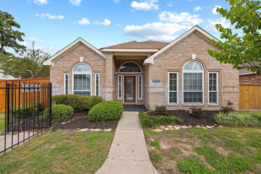 Unit for sale at 16403 N Eldridge Parkway, Tomball, TX 77377