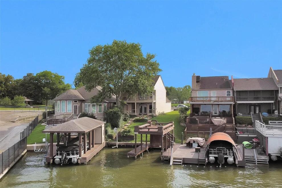 Unit for sale at 1130 Lake View Drive, Montgomery, TX 77356