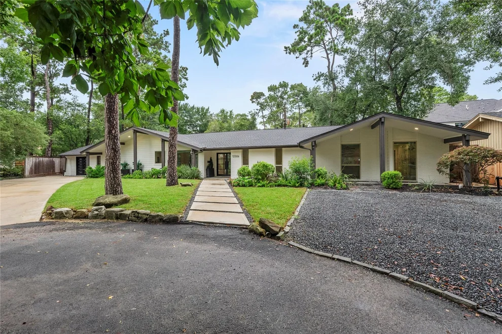 Unit for sale at 12506 Winding Brook Lane, Houston, TX 77024