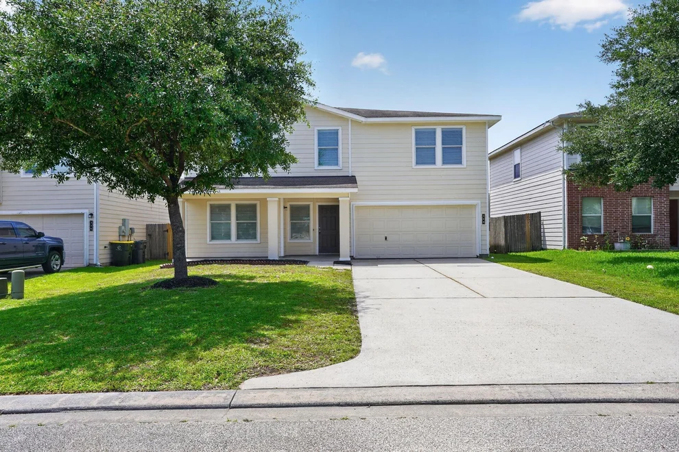 Unit for sale at 314 Falling Pine Drive, Conroe, TX 77304