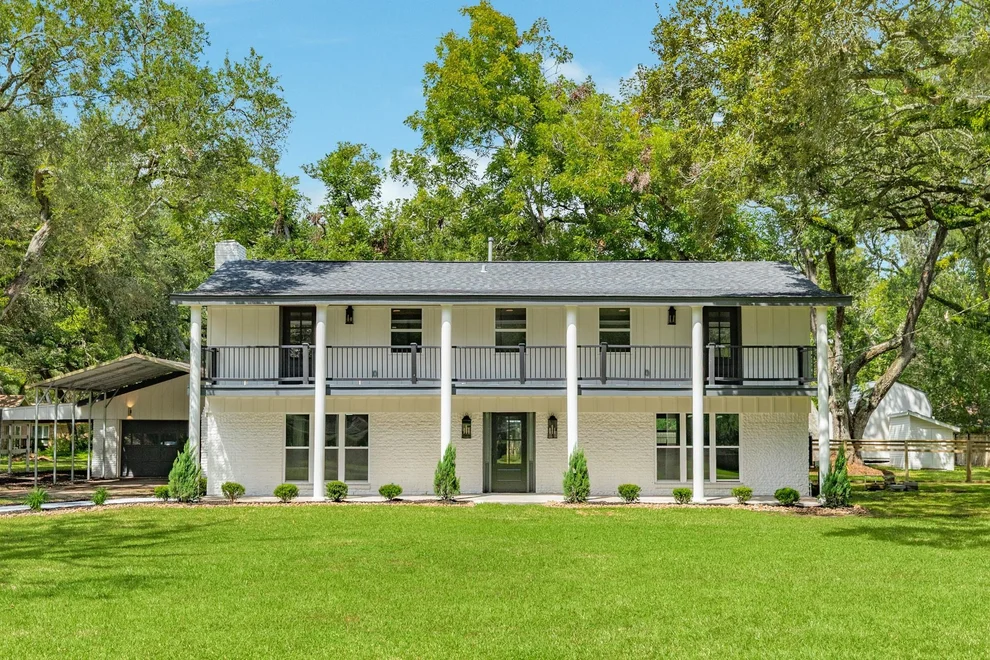 Unit for sale at 656 County Road 698c, Angleton, TX 77515