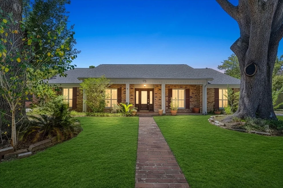 Unit for sale at 11311 Cold Spring Drive, Houston, TX 77043