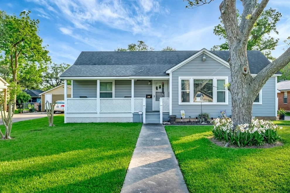 Unit for sale at 820 Meadow Lane, Wharton, TX 77488