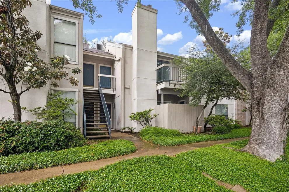 Unit for sale at 7900 N Stadium Drive, Houston, TX 77030
