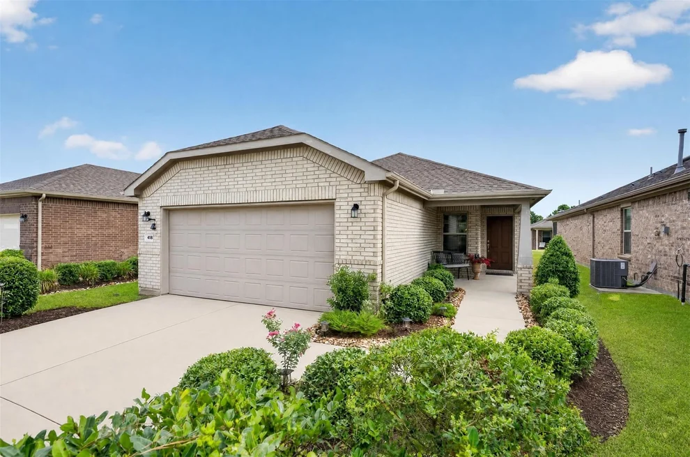 Unit for sale at 418 Thistle Thorn Drive, The Woodlands, TX 77382