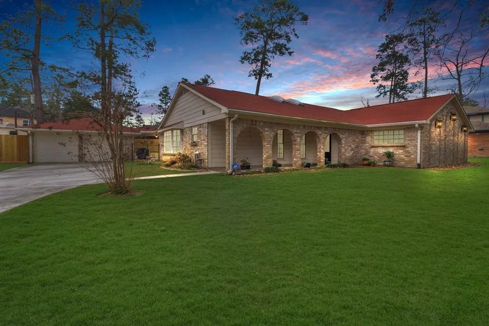 Unit for sale at 302 Shady Glen Lane, Conroe, TX 77385