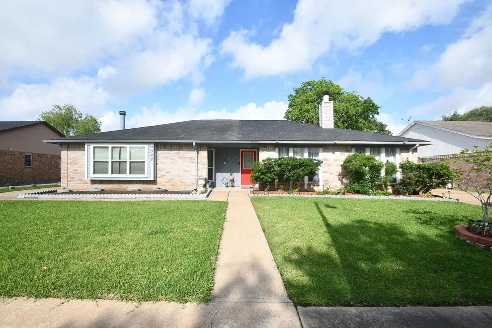 Unit for sale at 9518 Riverside Lodge Drive, Houston, TX 77083