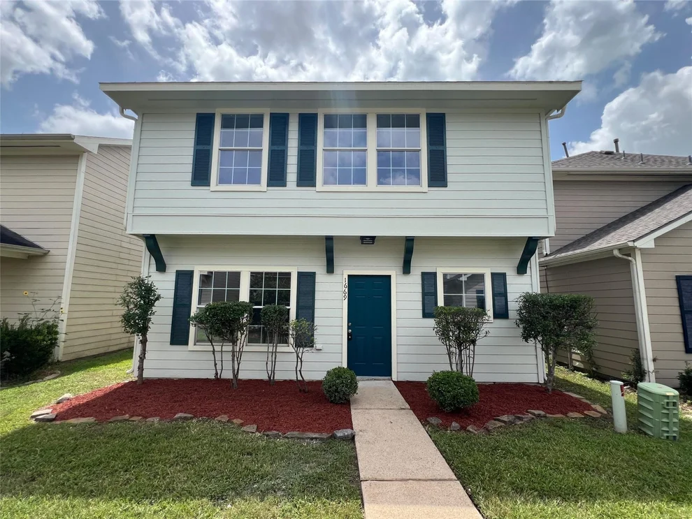 Unit for sale at 1669 Nichole Woods Drive, Houston, TX 77047