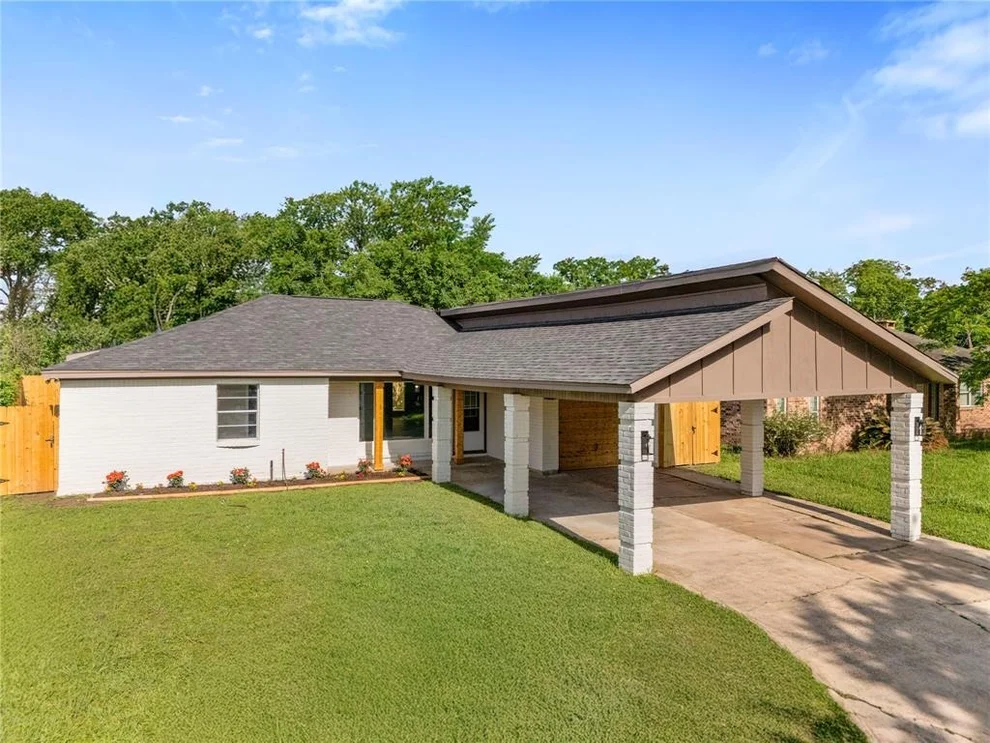 Unit for sale at 805 Bank Drive, Galena Park, TX 77547