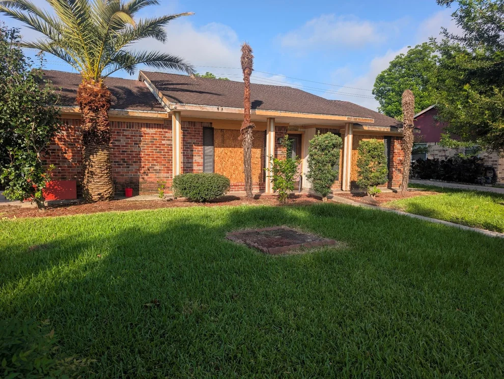 Unit for sale at 11302 Sageheather Drive, Houston, TX 77089