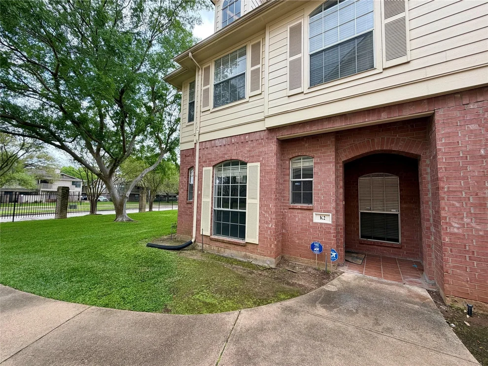 Unit for sale at 2710 Grants Lake Boulevard, Sugar Land, TX 77479