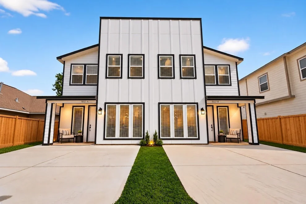 Unit for sale at 5027 Willow Glen Drive, Houston, TX 77033