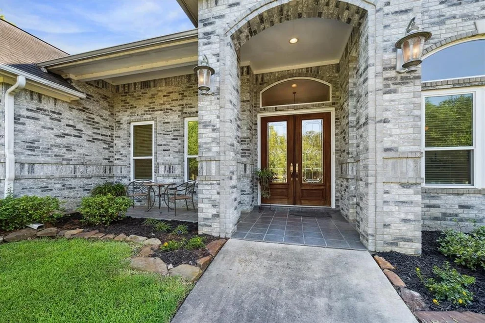 Unit for sale at 63 La Jolla Circle, Montgomery, TX 77356
