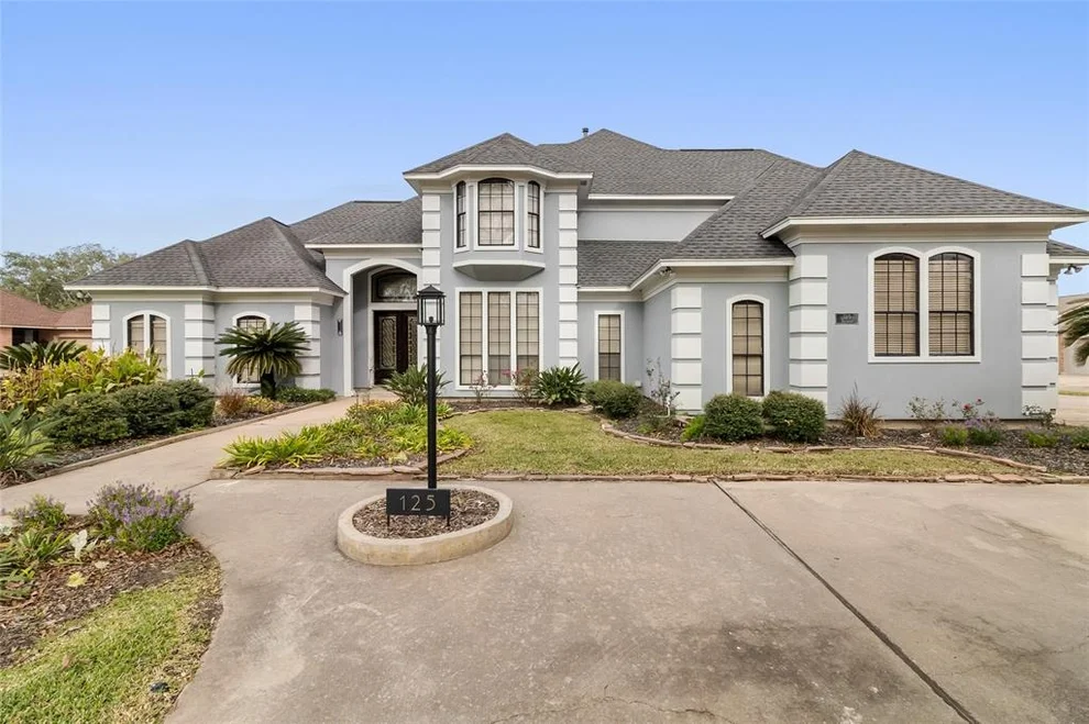 Unit for sale at 125 Paint Brush Street, Lake Jackson, TX 77566
