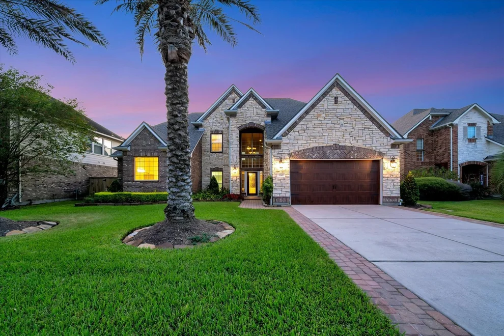 Unit for sale at 2515 Montclair Court, League City, TX 77573