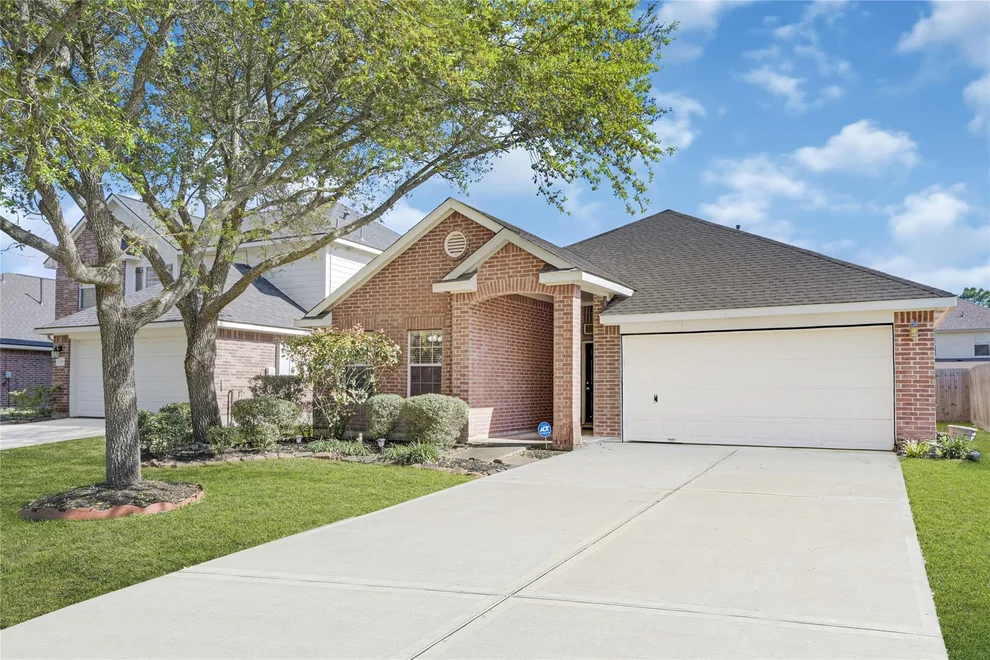 Unit for sale at 13408 Baron Hill Lane, Rosharon, TX 77583