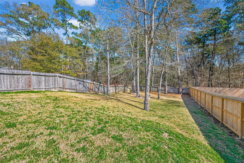 Unit for sale at 10542 Parkside Drive, Willis, TX 77318