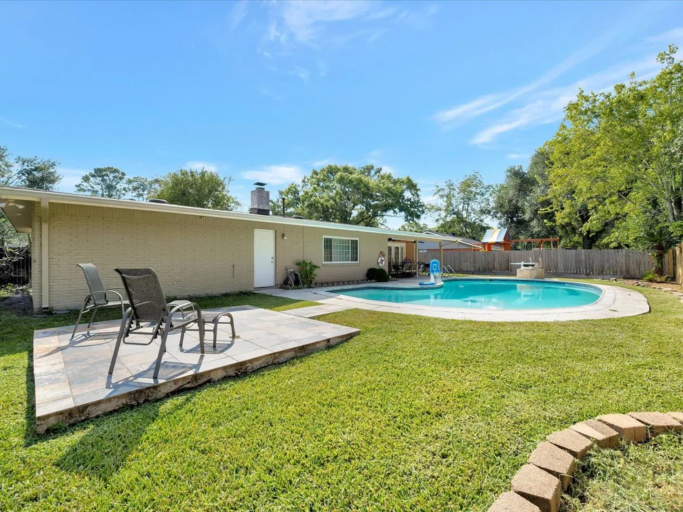 Unit for sale at 1615 Redway Lane, Houston, TX 77062