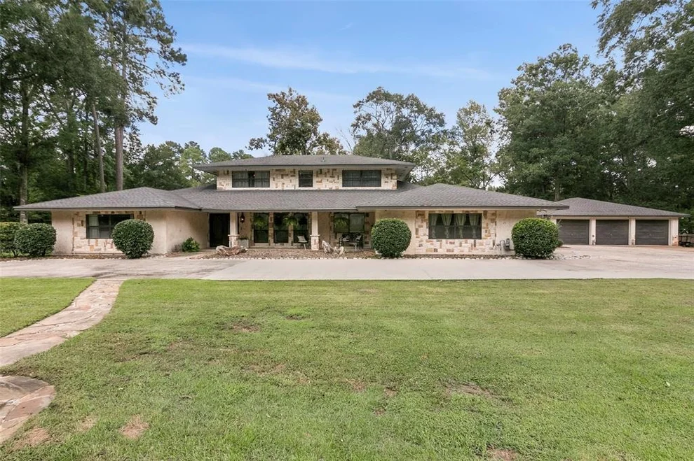 Unit for sale at 1025 Creek Bend, Jasper, TX 75951