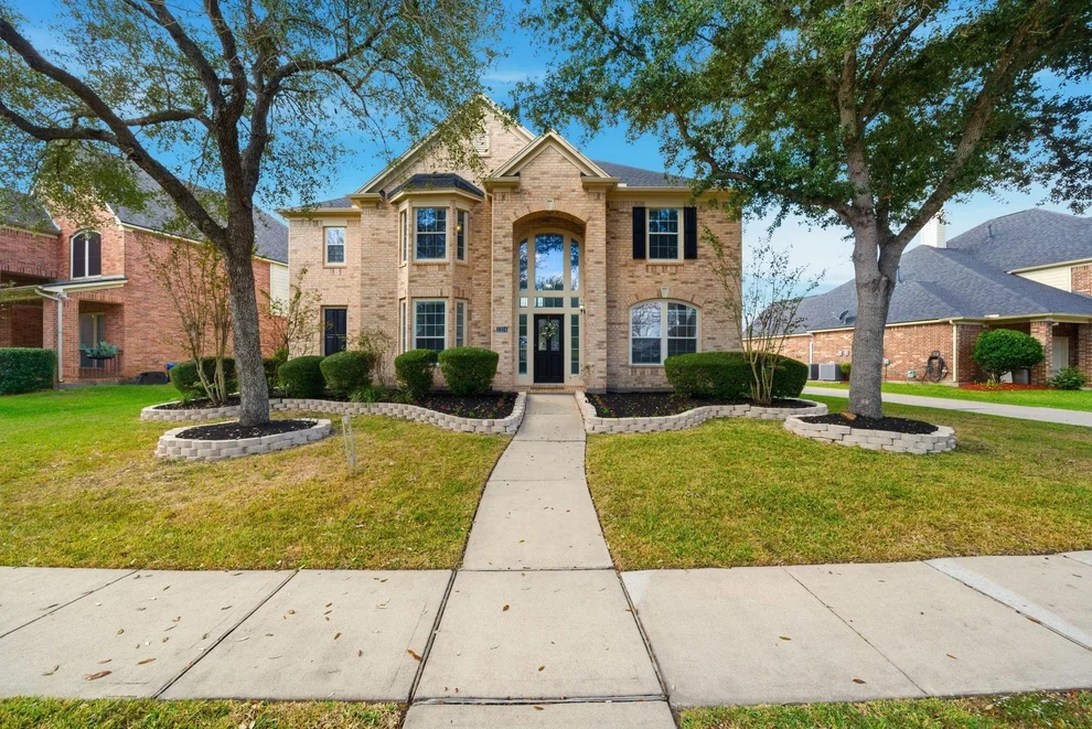 Unit for sale at 2304 Delta Bridge Drive, Pearland, TX 77584