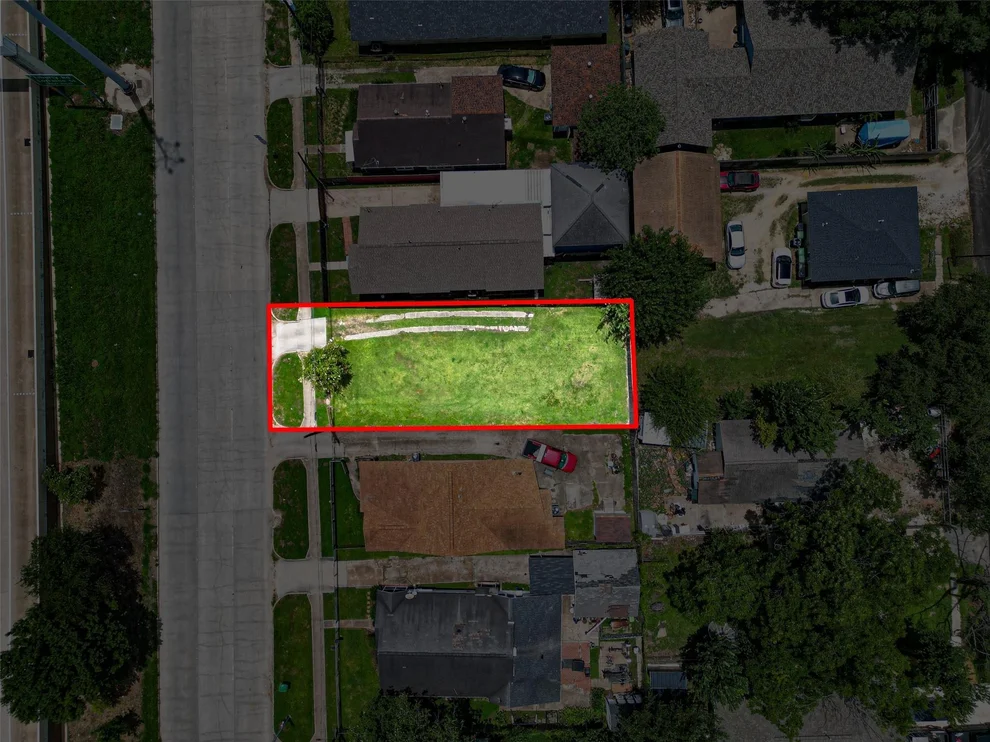 Unit for sale at 3207 Eastex Freeway, Houston, TX 77026