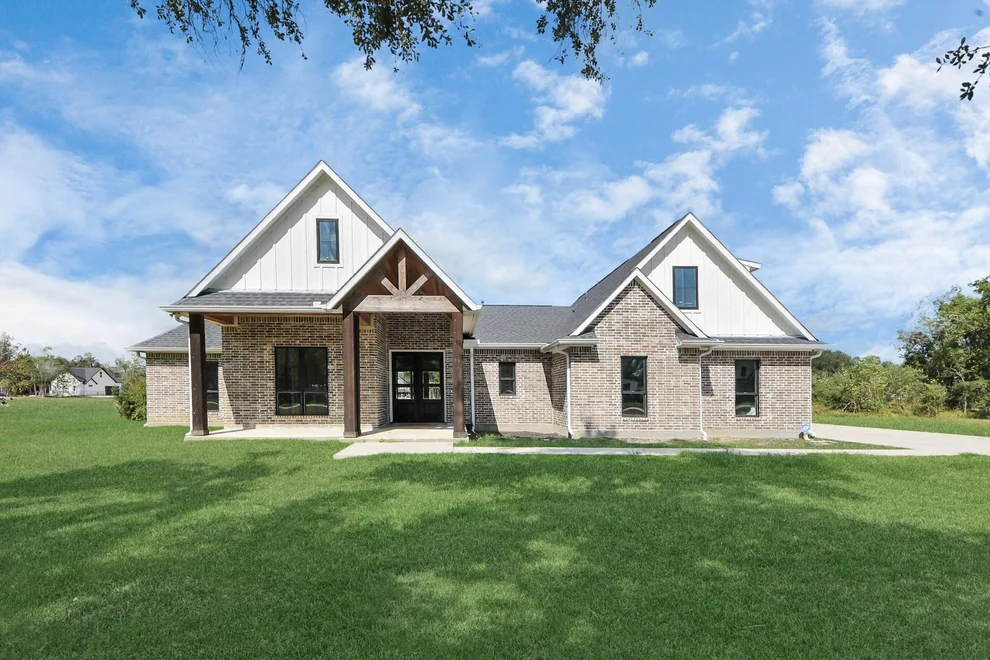 Unit for sale at 2710 Hackberry Run, Alvin, TX 77511