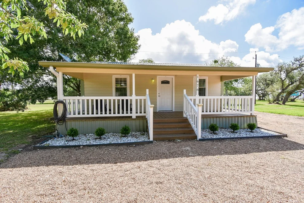Unit for sale at 1678 Bayview Drive, Palacios, TX 77465