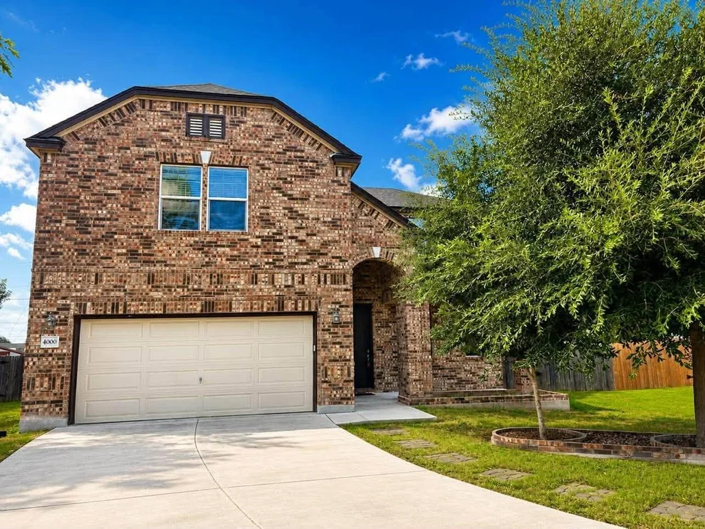 Unit for sale at 4000 Kings Canyon Drive, Taylor, TX 76574