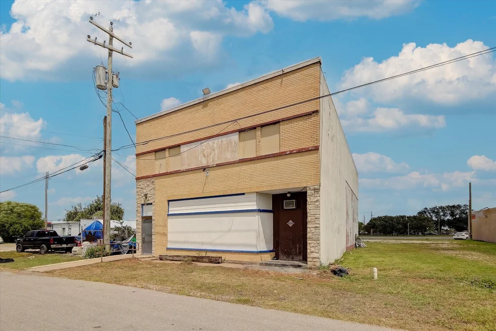 Unit for sale at 358 Demolay Street, La Marque, TX 77568