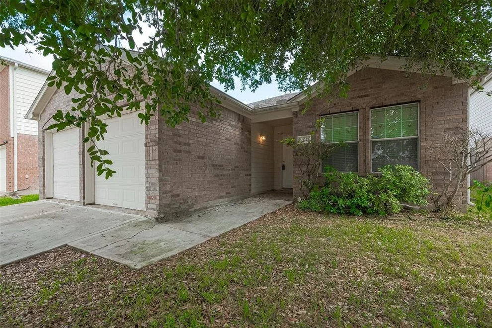 Unit for sale at 15043 Sugar Place Drive, Sugar Land, TX 77498