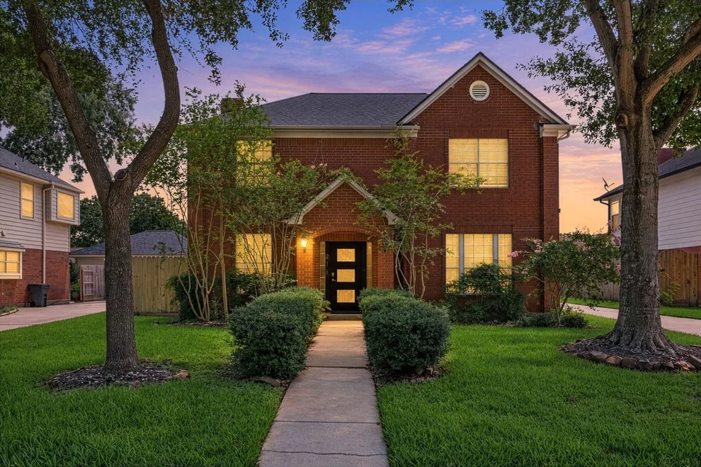 Unit for sale at 211 Aberdeen Street, Stafford, TX 77477
