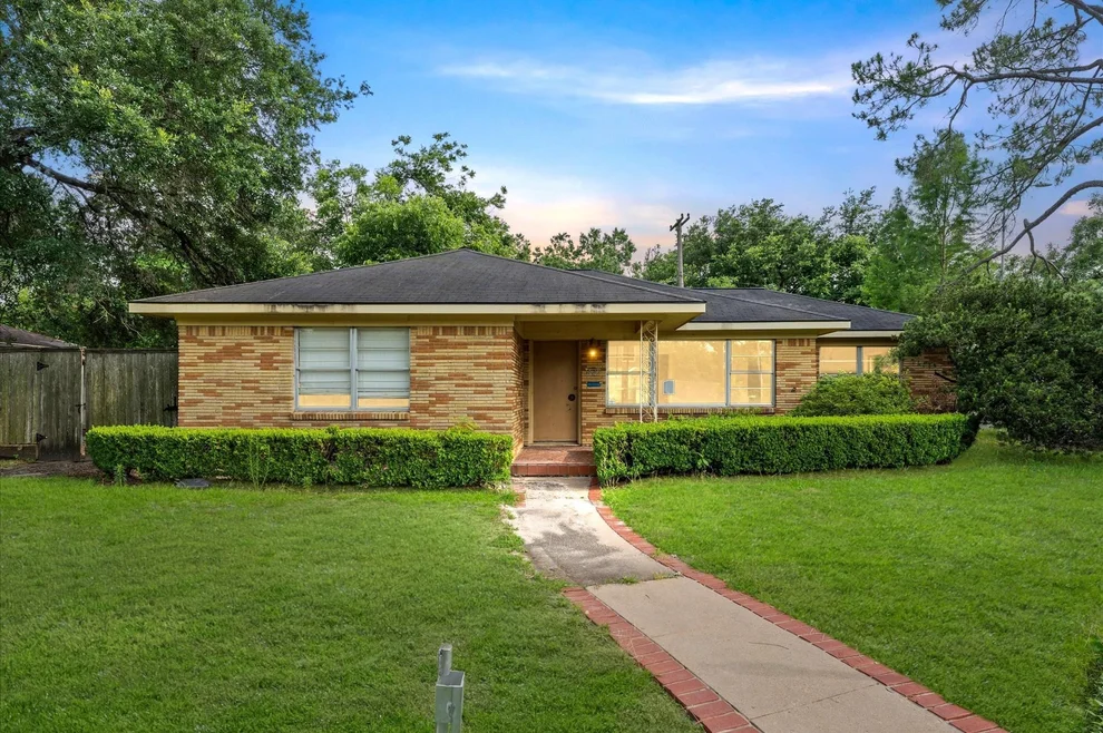 Unit for sale at 3123 Broadmead Drive, Houston, TX 77025