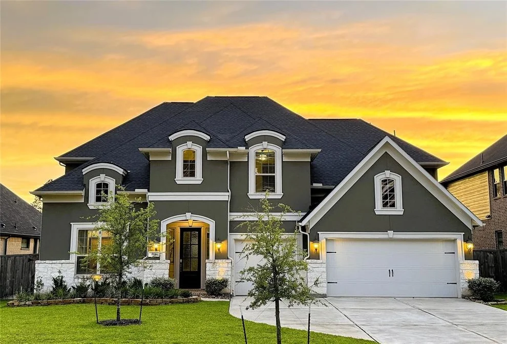 Unit for sale at 814 Walnut Park Lane, Pinehurst, TX 77362