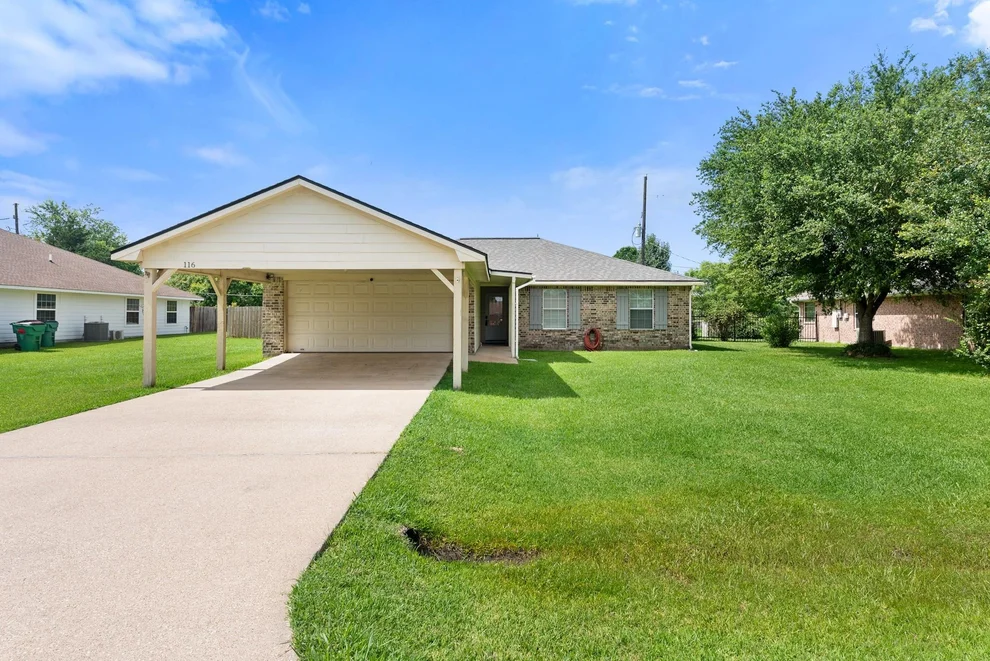 Unit for sale at 116 N Tammye Lane, Madisonville, TX 77864