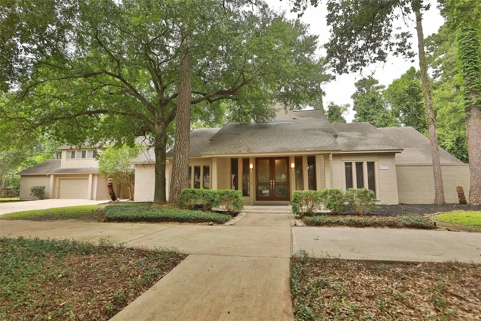Unit for sale at 13711 Champions Park Drive, Houston, TX 77069