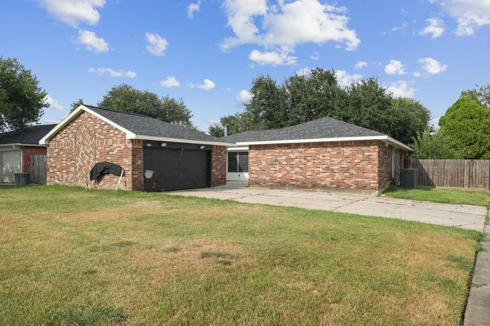 Unit for sale at 10119 Stonemont Road, La Porte, TX 77571