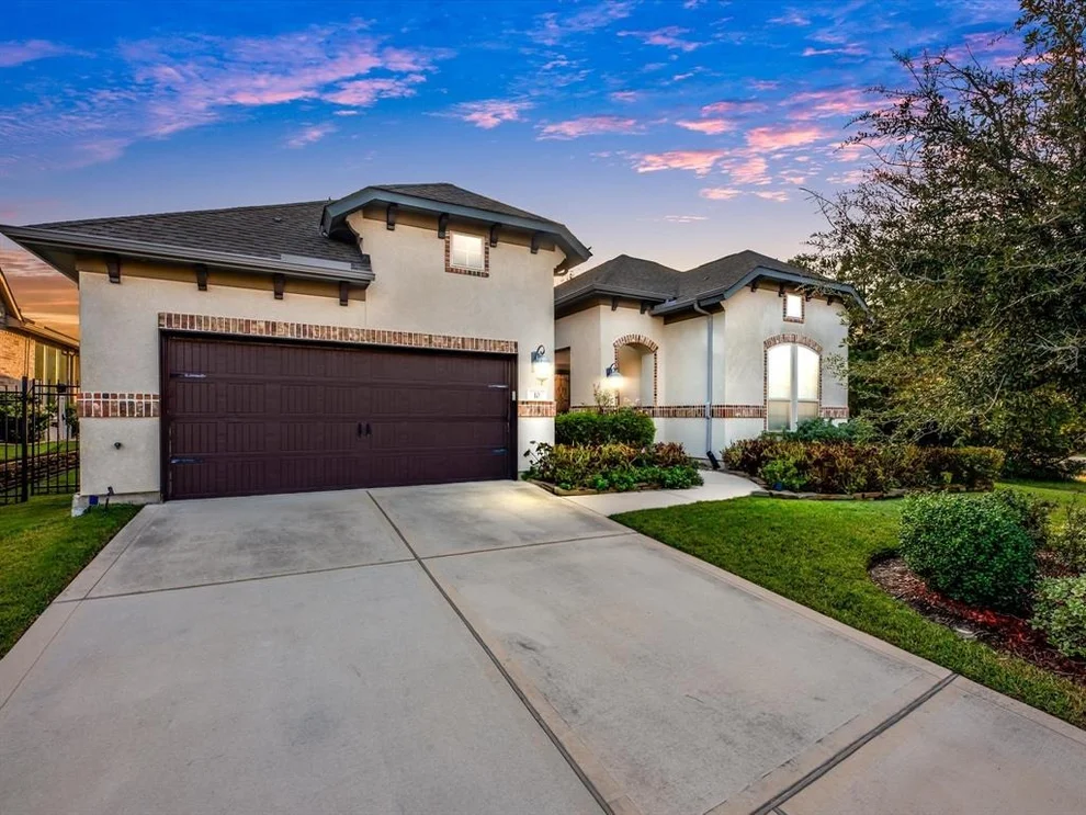 Unit for sale at 10 S Braided Branch Drive, Tomball, TX 77375