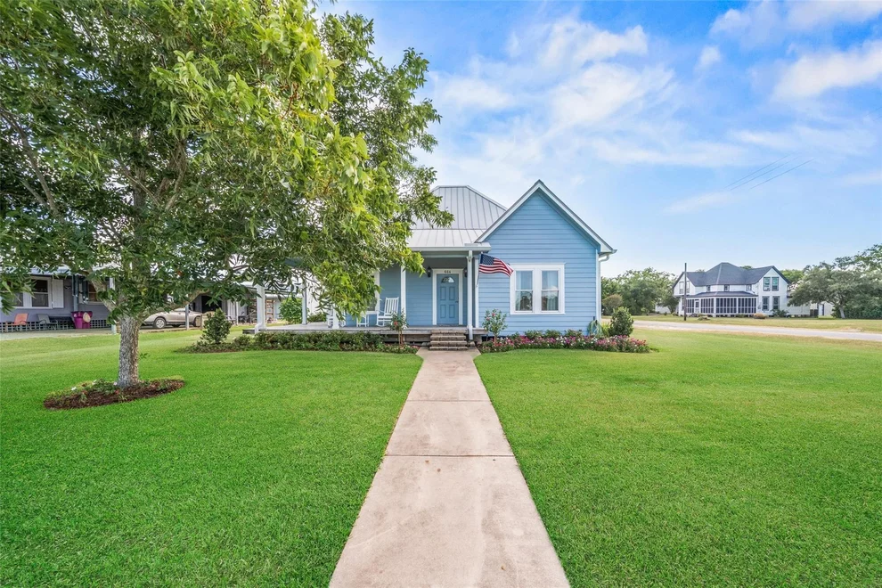 Unit for sale at 664 Laurel Street S, Matagorda, TX 77457