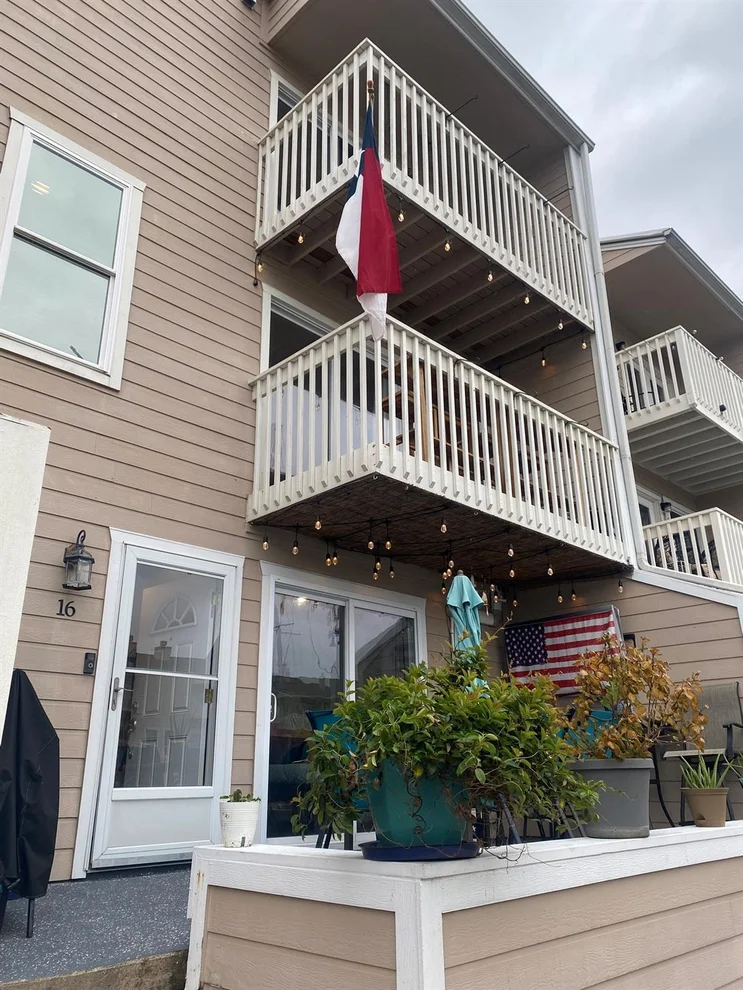 Unit for sale at 16 Mariner Village Drive, Pasadena, TX 77586
