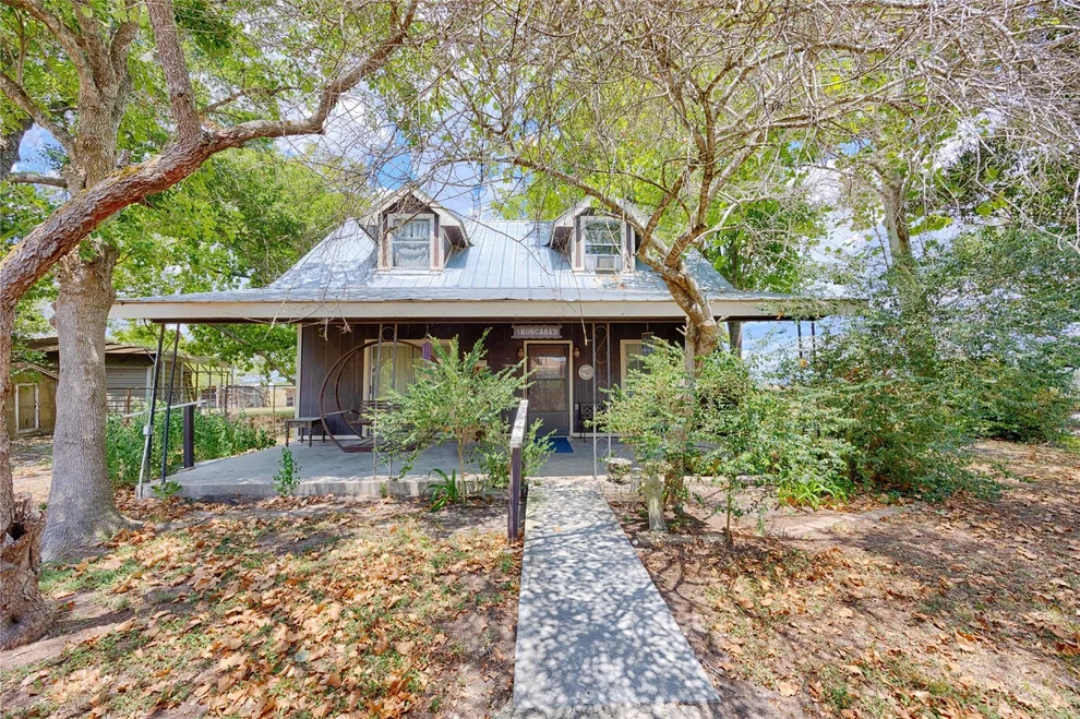 Unit for sale at 4422 Maeker Road, Flatonia, TX 78941