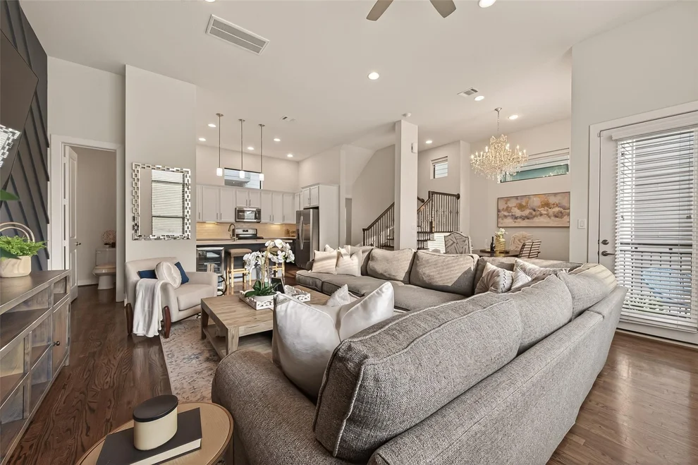 Unit for sale at 1512 Beall Street, Houston, TX 77008