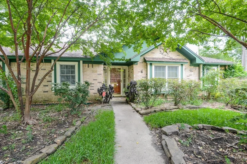 Unit for sale at 906 Pear Tree Lane, Houston, TX 77073