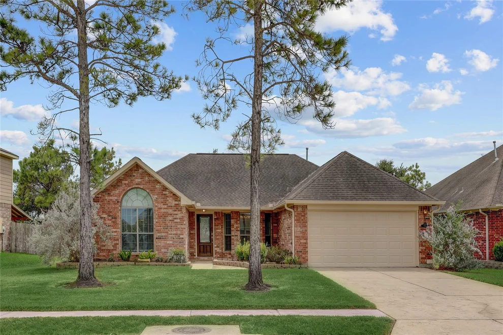 Unit for sale at 2818 J R Drive, Manvel, TX 77578