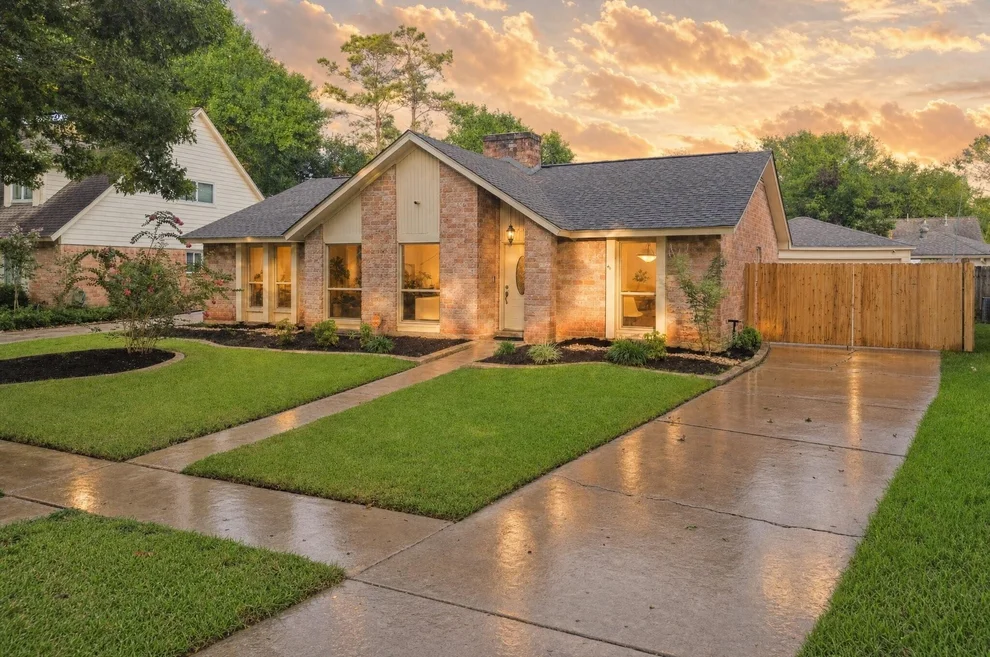 Unit for sale at 2719 Cotton Stock Drive, Sugar Land, TX 77479