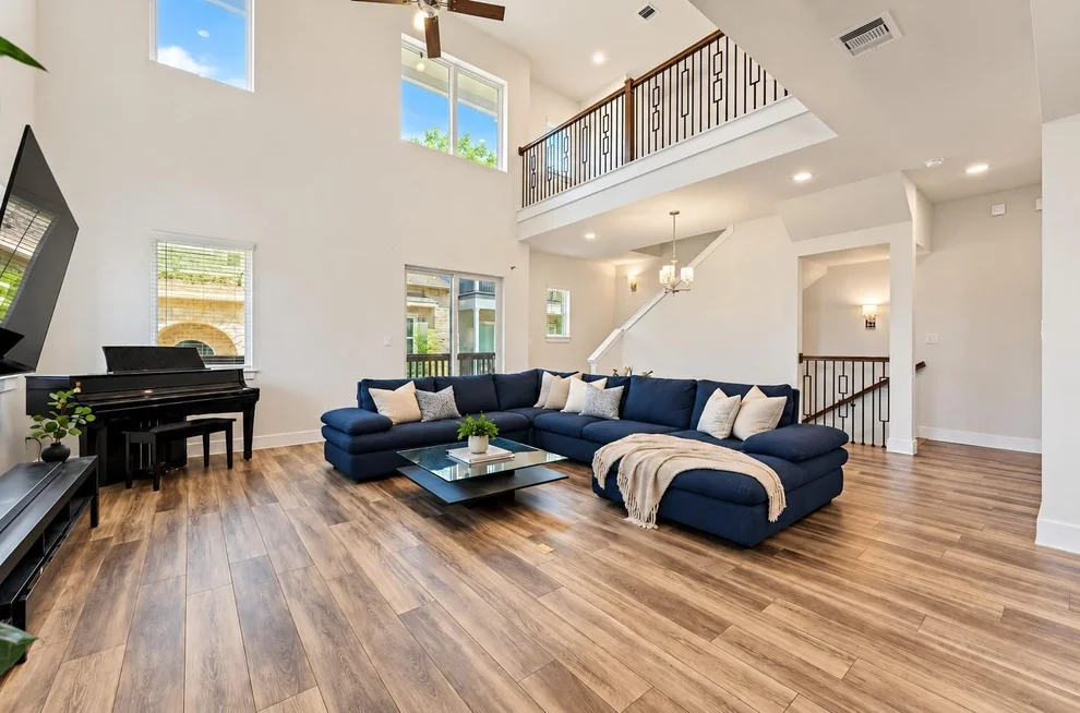 Unit for sale at 1430 W 34th 1/2 Street, Houston, TX 77018
