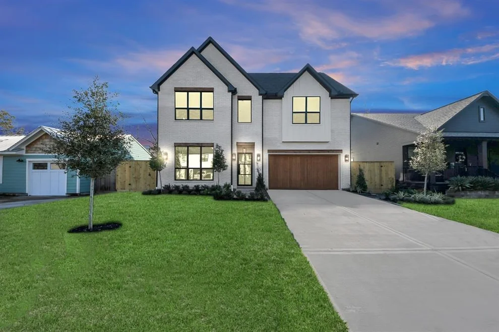 Unit for sale at 1729 Woodcrest Drive, Houston, TX 77018