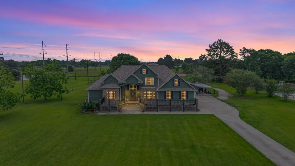Unit for sale at 809 S Van Ostrand Lane, Winnie, TX 77665