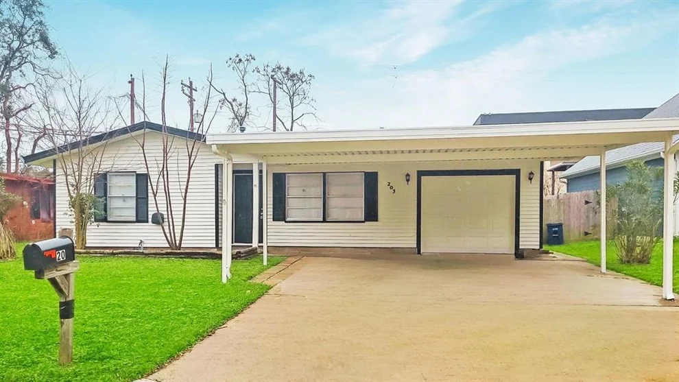 Unit for sale at 203 W Saunders Street, League City, TX 77573